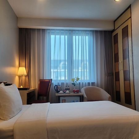 Luxeden Hotel Hanoi Buitenkant foto