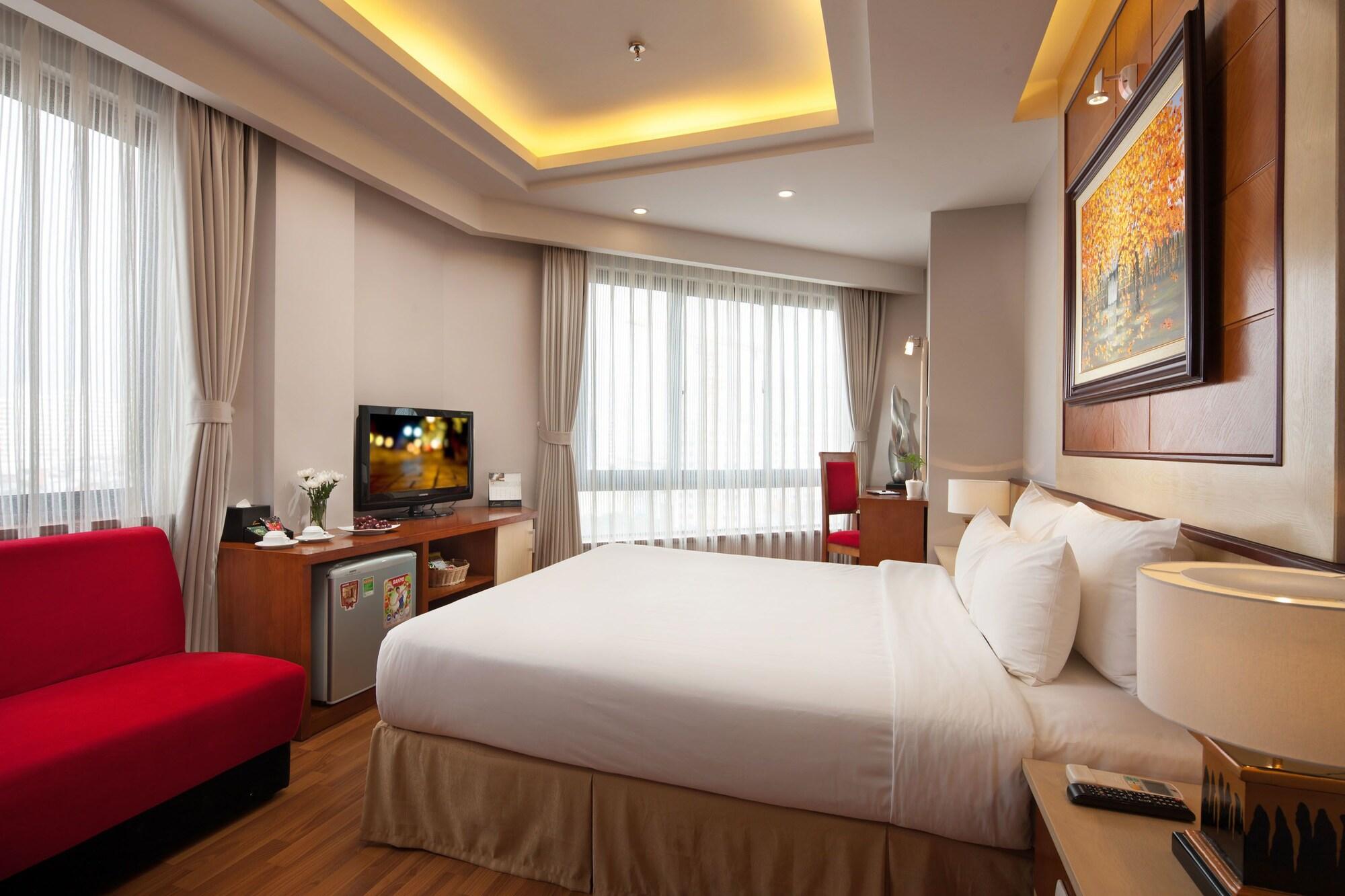 Luxeden Hotel Hanoi Buitenkant foto