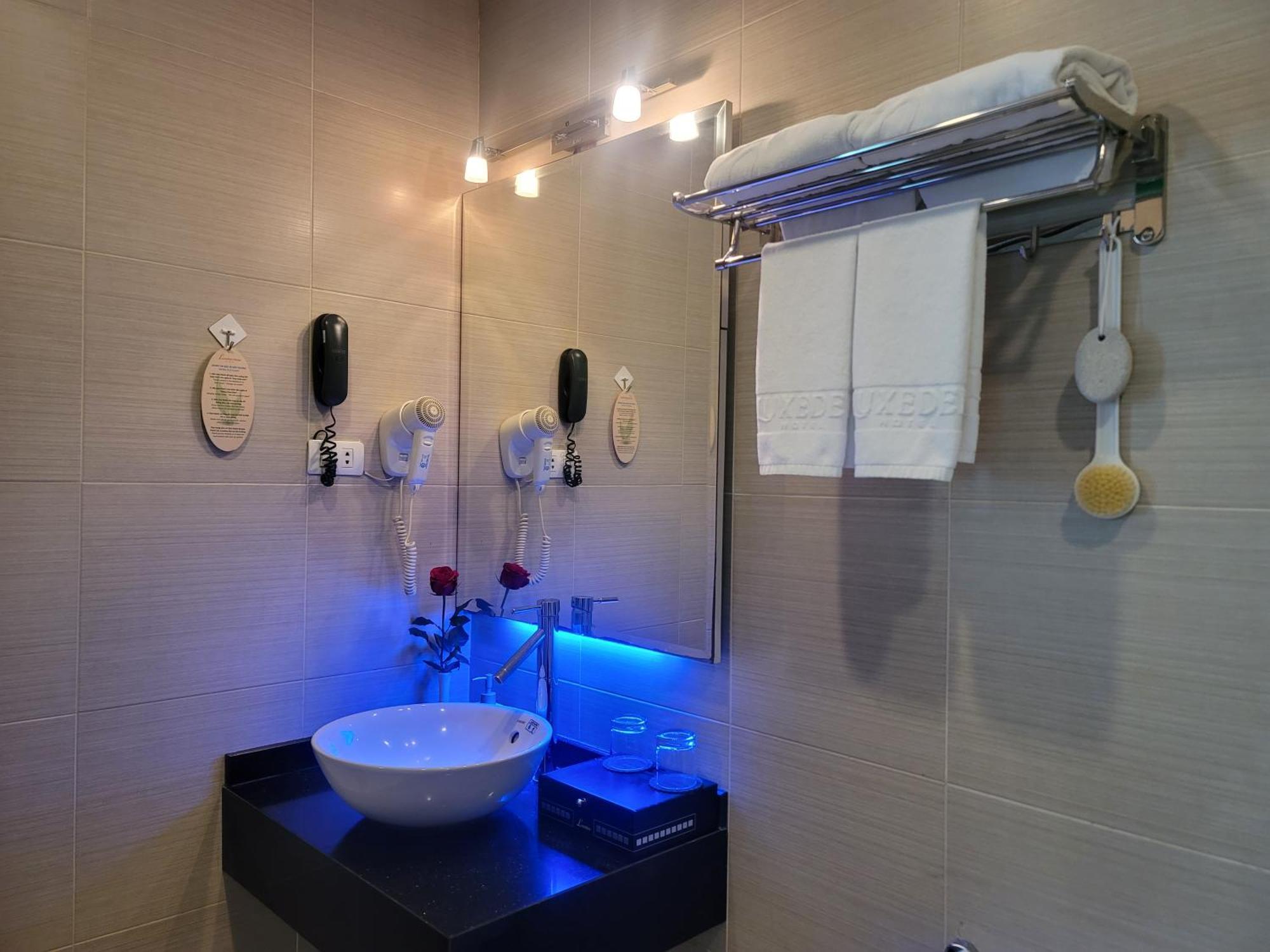 Luxeden Hotel Hanoi Buitenkant foto