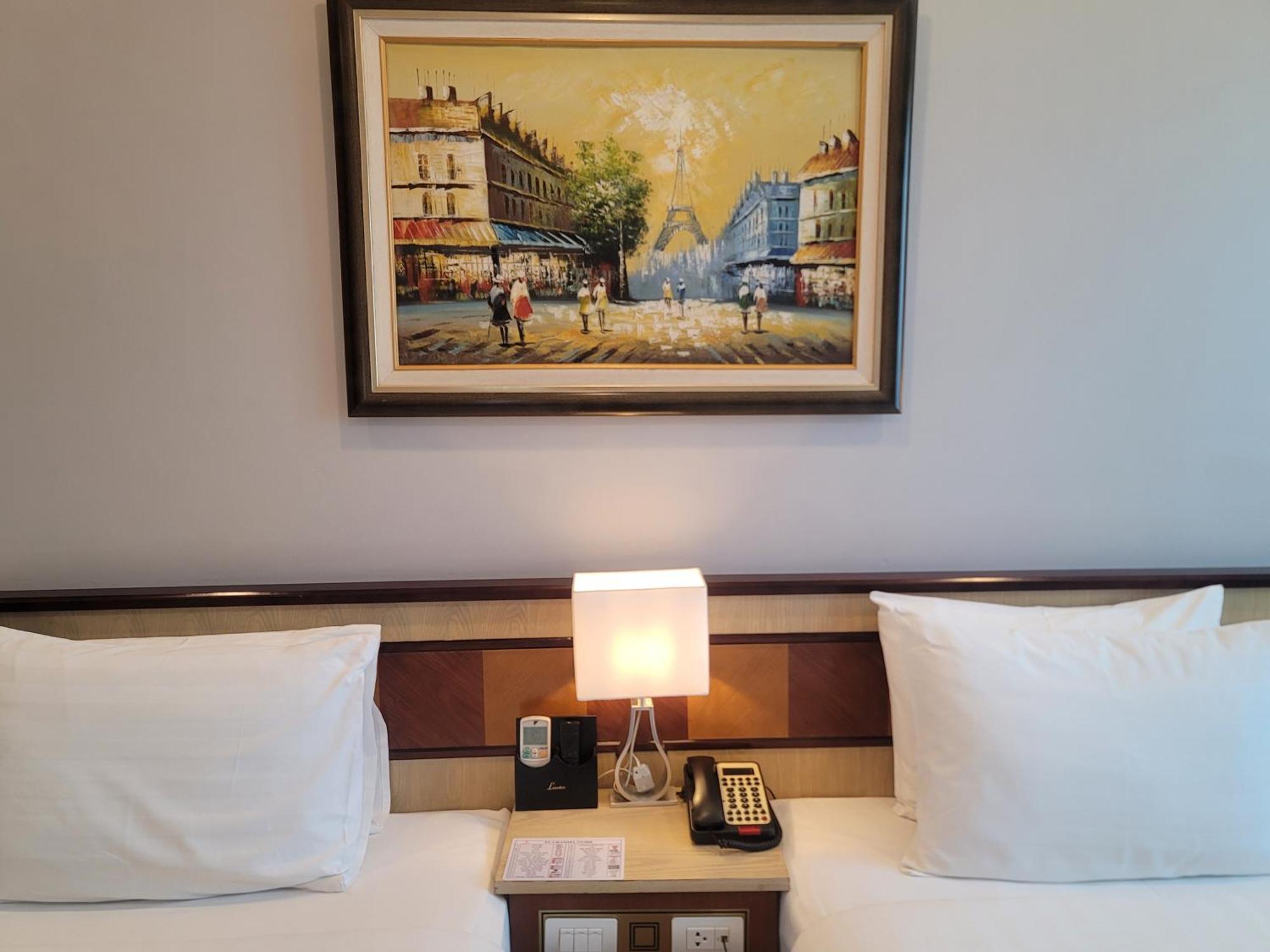Luxeden Hotel Hanoi Buitenkant foto