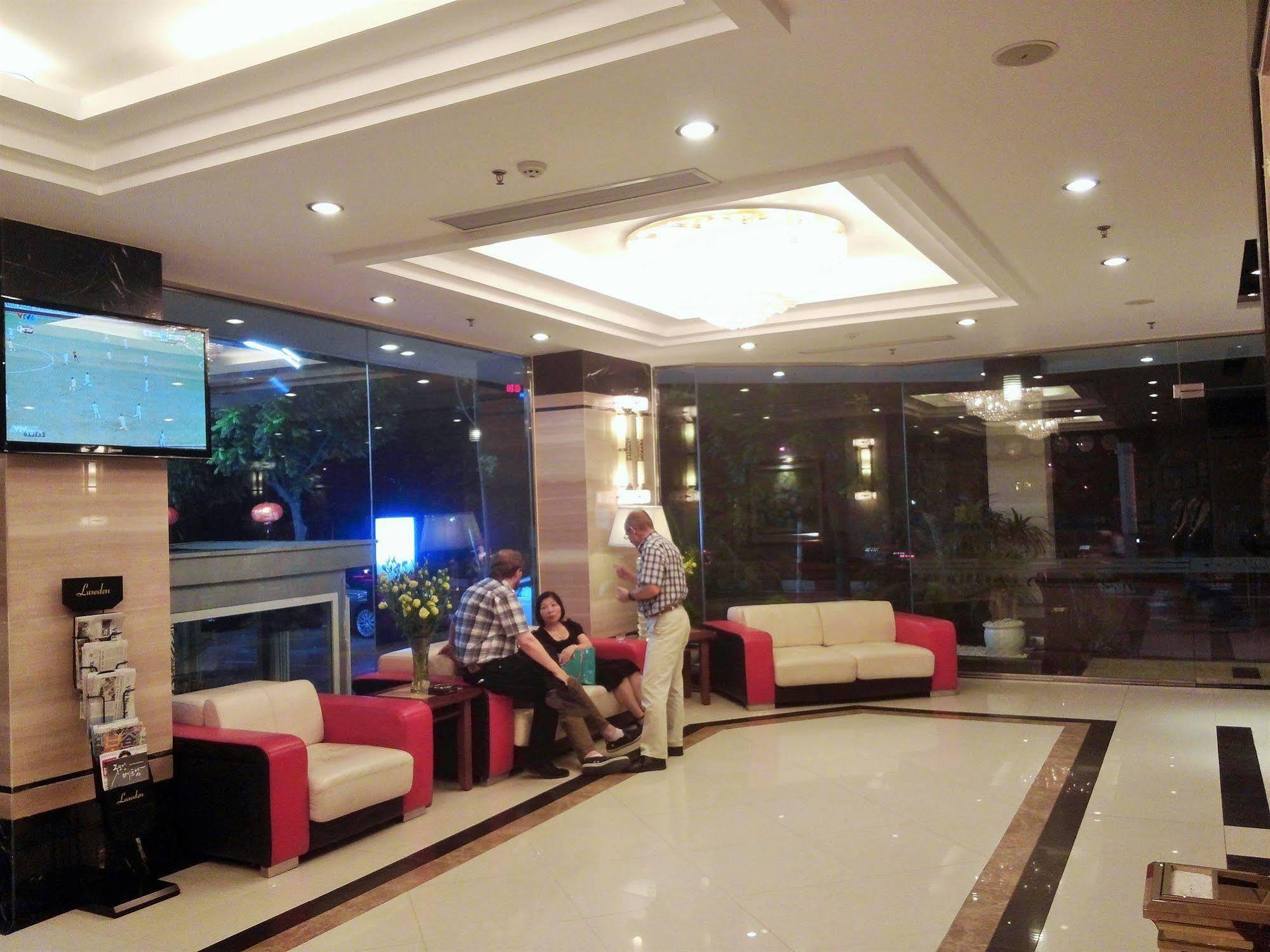 Luxeden Hotel Hanoi Buitenkant foto