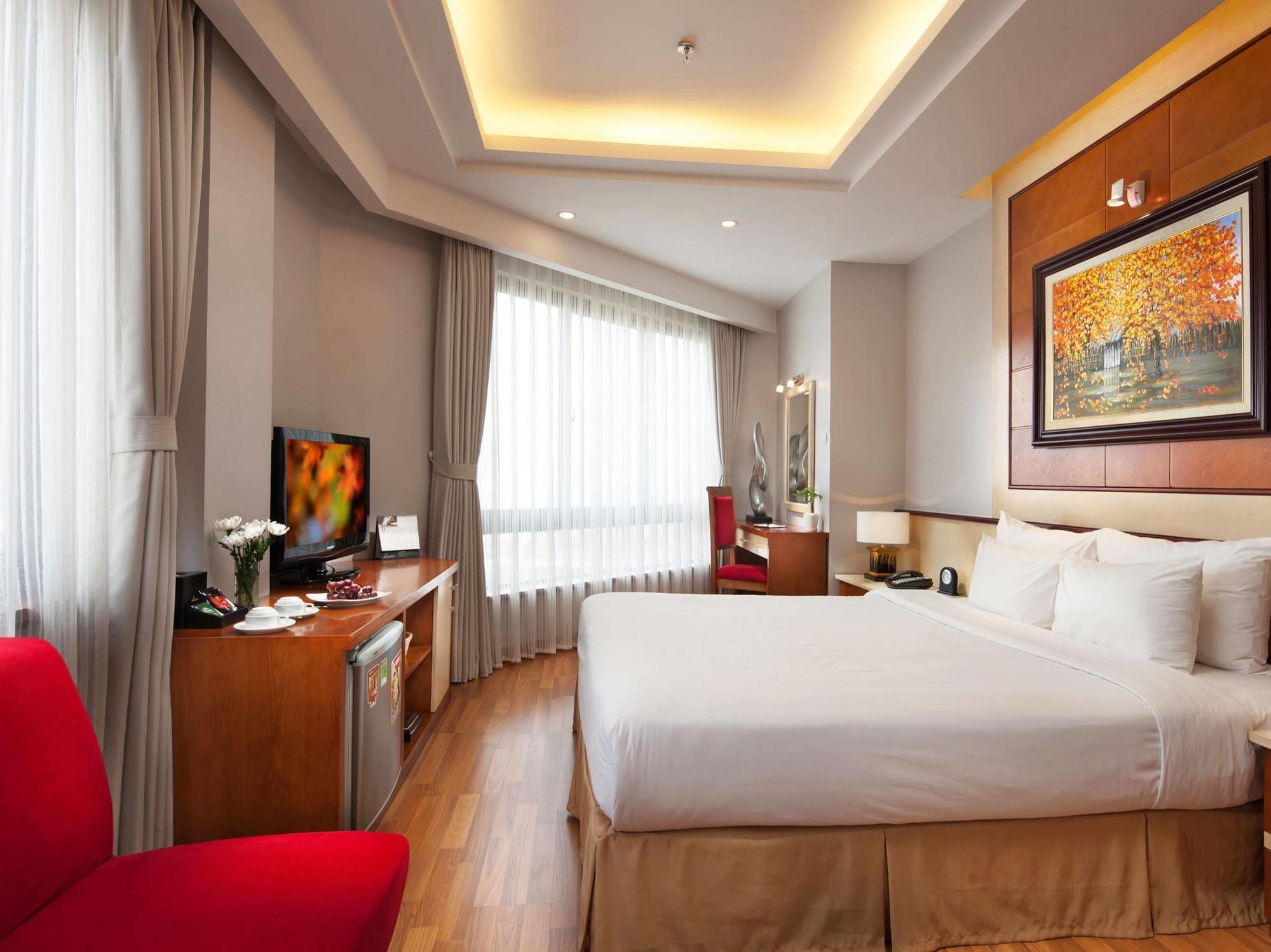 Luxeden Hotel Hanoi Buitenkant foto