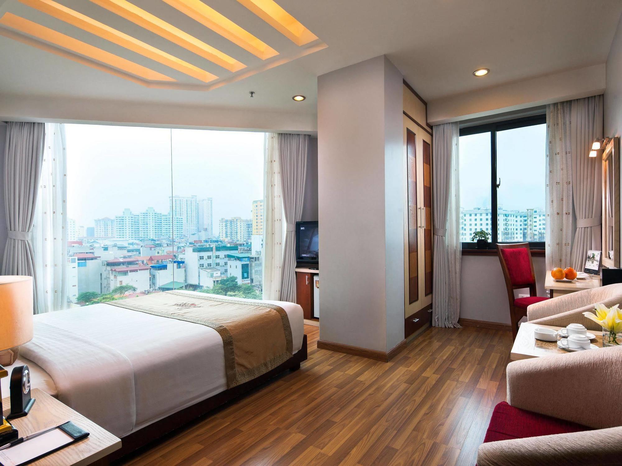 Luxeden Hotel Hanoi Buitenkant foto