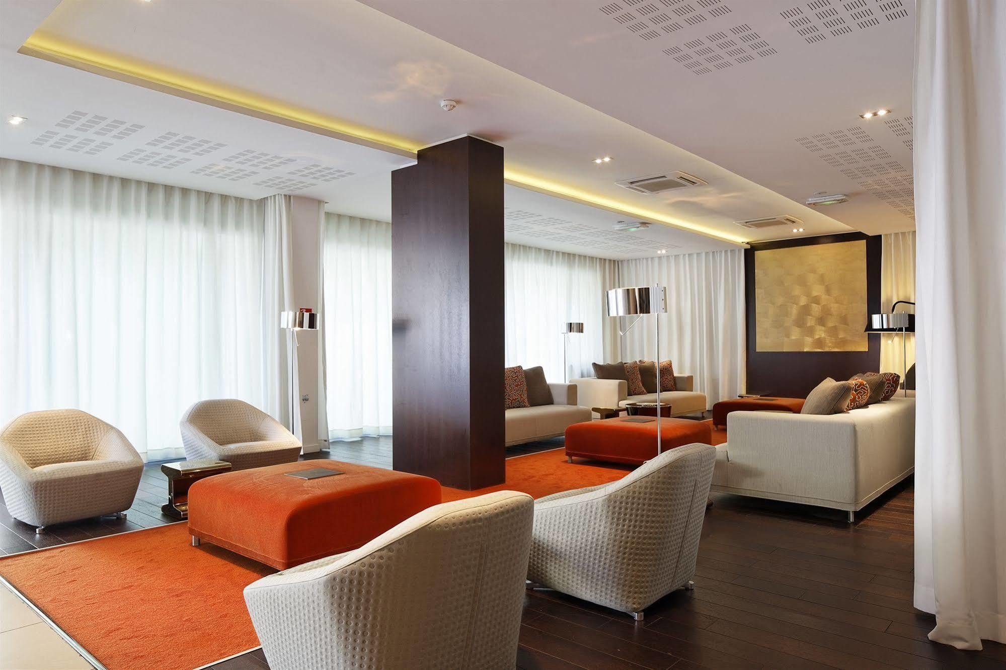 Luxeden Hotel Hanoi Buitenkant foto