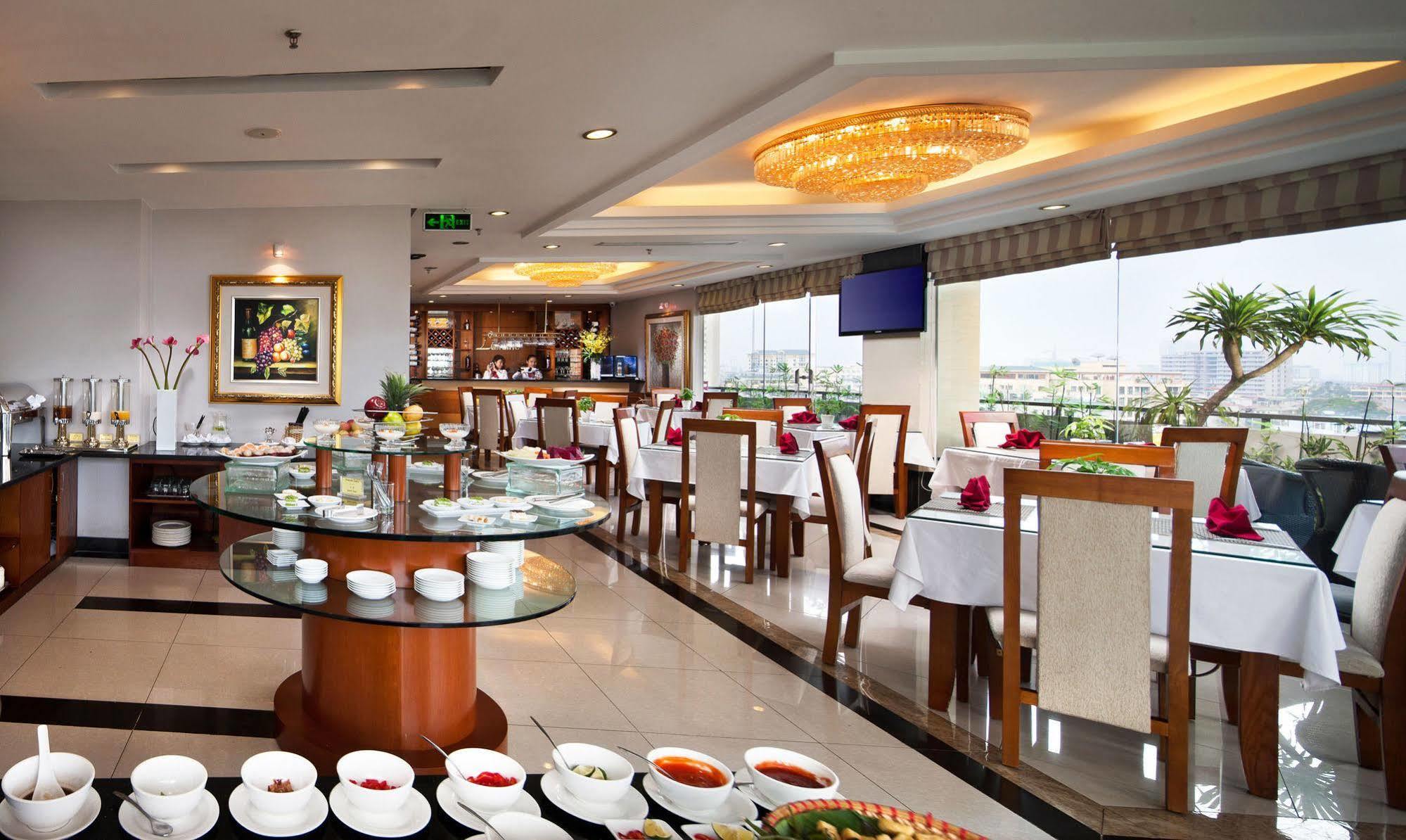 Luxeden Hotel Hanoi Buitenkant foto