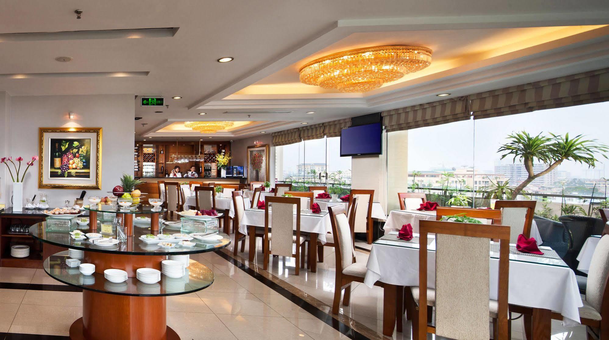 Luxeden Hotel Hanoi Buitenkant foto